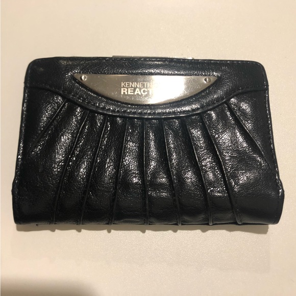 Kenneth Cole Reaction Wallet Womens - Picture 6 of 6